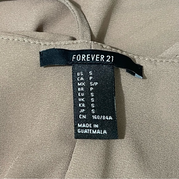 $5 CLEAR OUT SALE Forever 21 Neutral Nude Top Small - Picture 6 of 7